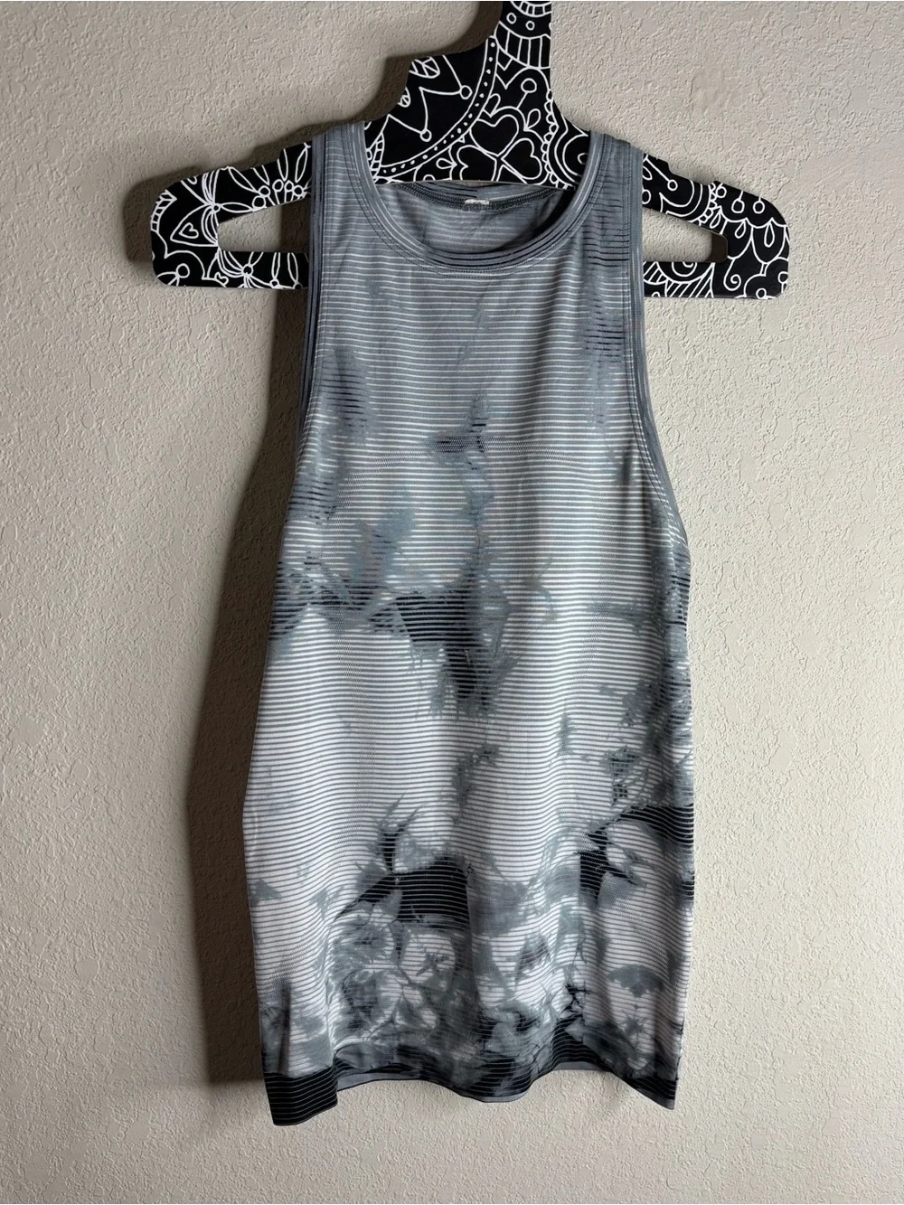 Lululemon Swiftly  x Peloton Tech Tank 2.0 Wash Shibori Stripe Grey